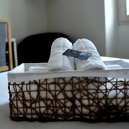 Hotel Le Lion D'or - Logis - 2 Etoiles Et Restaurant