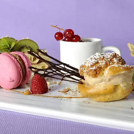 Ξενοδοχείο Le Lion D'or - Logis - 2 Etoiles Et Restaurant Ingrandes (Maine-et-Loire)